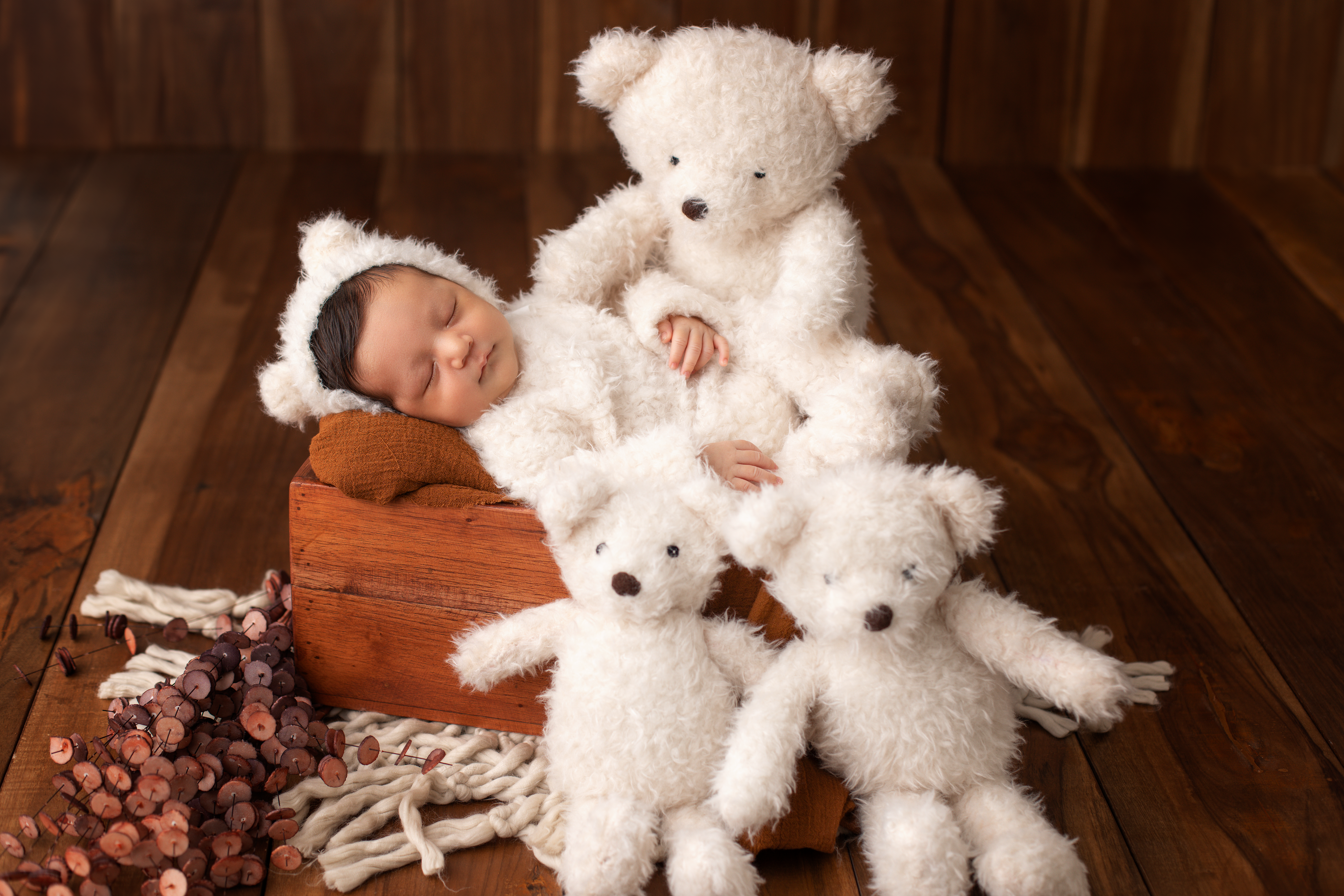 Sesión newborn en estudio con bebé dormido